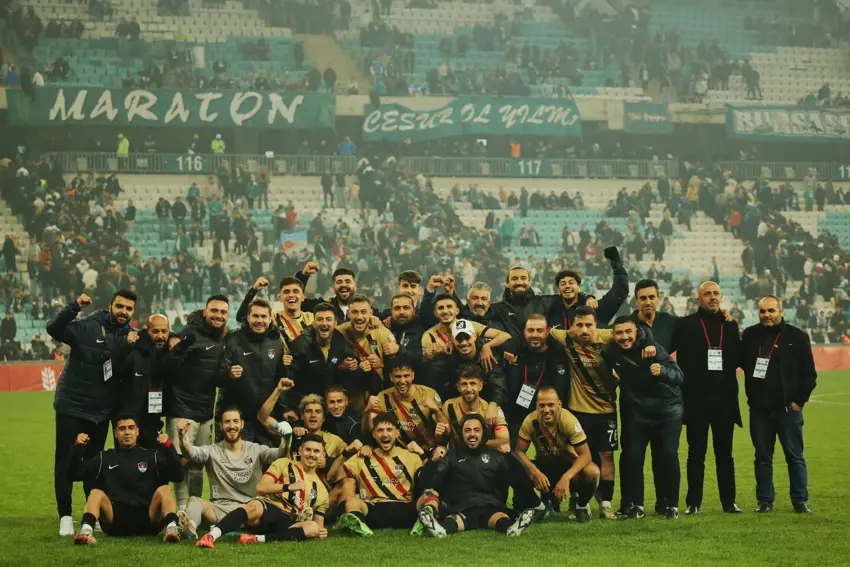 Vanspor, Bursa'yı kendi evinde eledi: Amedspor'dan anlamlı paylaşım