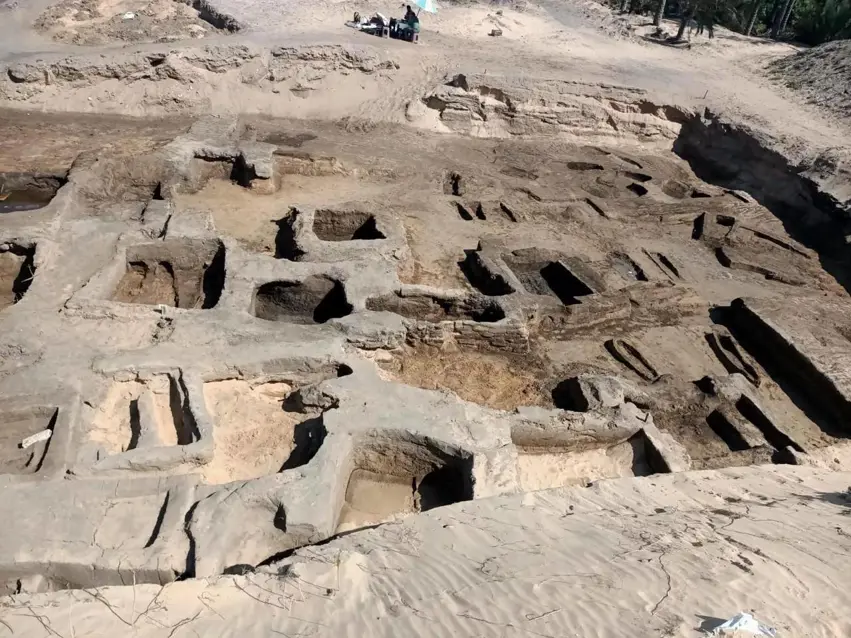شوێنەوارناسەکان ٦٣ گۆڕی تەمەن ٢٥٠٠ ساڵ و گەنجینەی زێڕیان لە میسر دۆزییەوە