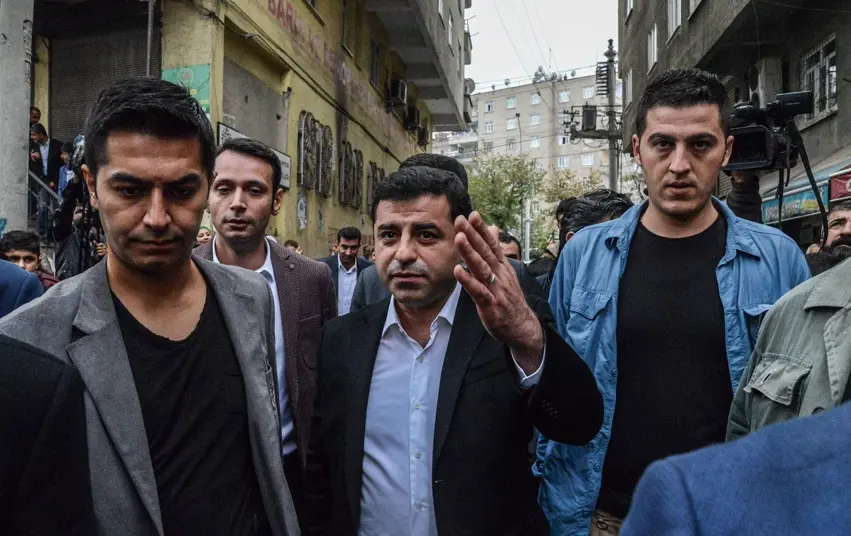 Demirtaş'ın avukatından isyan! Konforlarına sabitlendiler, kimseden çıt çıkmıyor!