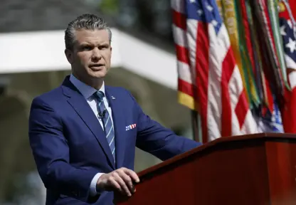 Balafira wezîrê bergiriya Amerîkayê ya Hegseth bilez xwe danî Îngîltere