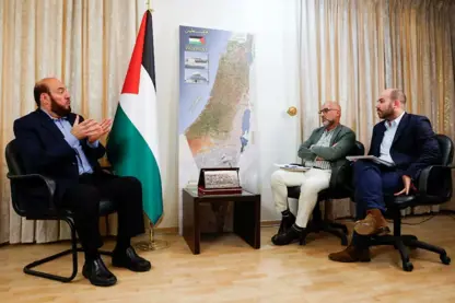Hemas: Aştî bi rûmet e, lê çeka berxwedanê naye danîn