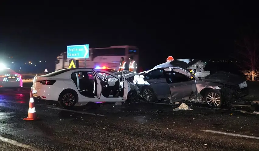 Bi kêrê jina xwe ya li ber berdanê kust