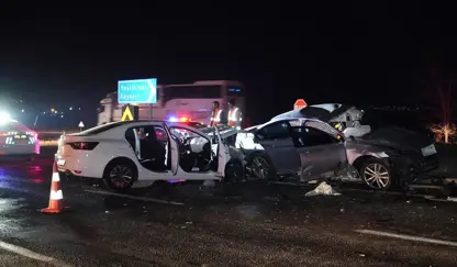 Bi kêrê jina xwe ya li ber berdanê kust