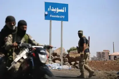 Serê giran li Siwêdayê: Komên çekdar êrîsî xalên ewlehiyê kirin, herêm bê elektrîk ma