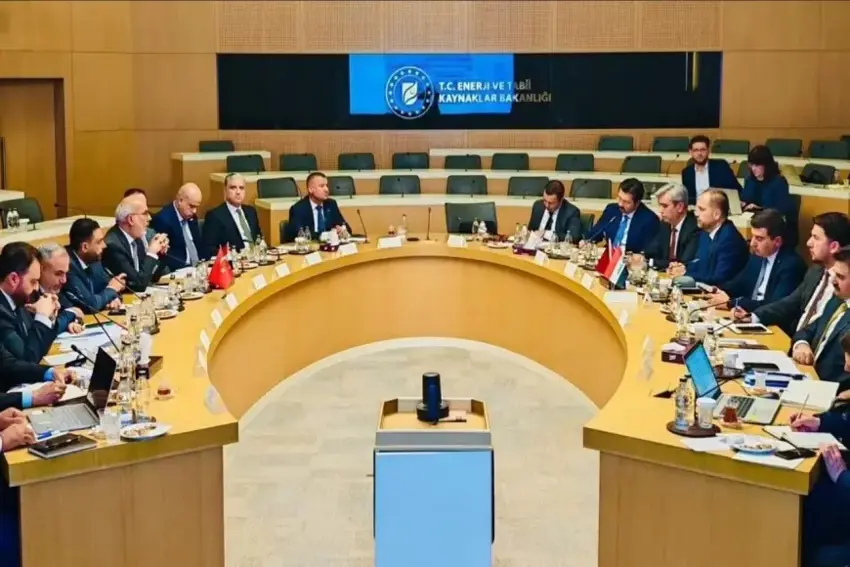  Iraq û Tirkiye pêsnûmeya enerjiyê amade dikin: Amadekarî ji bo sala 2026an