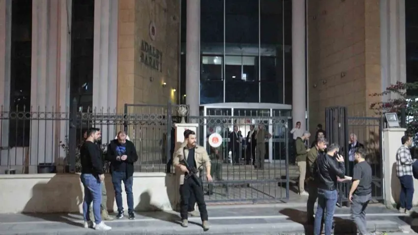 Li Cizîrê li ber edliyê li hev xistin û dadgehê 4 kesan sand zîndanê