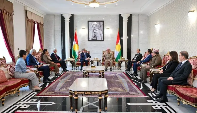 سەرۆک بارزانی لە دهۆک لەگەڵ ژەنەڕاڵ مەزلوم عەبدی کۆدەبێتەوە