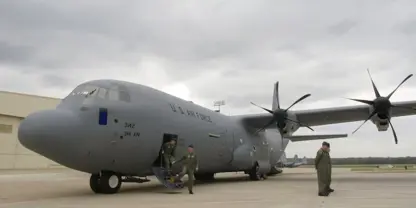 Du balafirên Amerîkî yên kargoyê alavên leskerî gihandin Rojavayê Kurdistanê