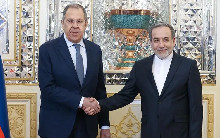 Lavrov, İranlı mevkidaşı Erakçi ile görüştü