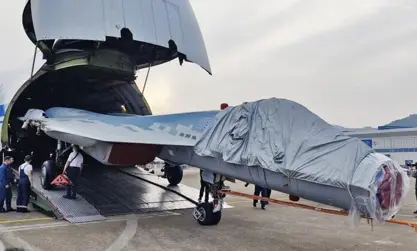 فڕۆکەی سۆخۆی سو-٥٧ی ڕووسیا کە بە AI تەیار کراوە، داهاتووی شەڕ لە دوبەی پیشان دەدات