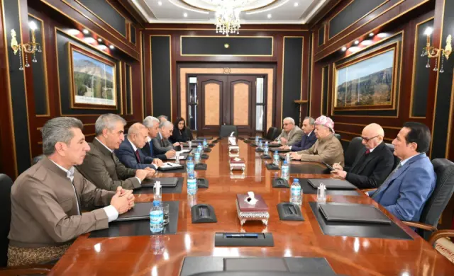 سەرۆك بارزانی لەگەڵ شاندی پارتی دیموكراتی كوردستان. سوریا كۆبووەوە