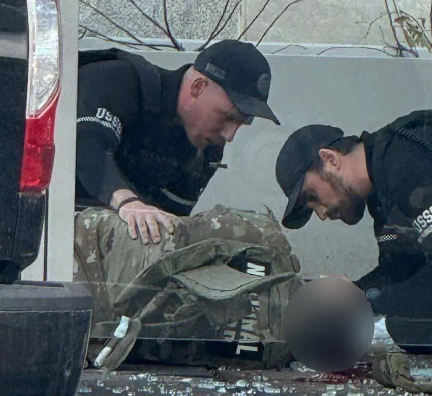 لە كۆشكی سپی تەقە لە دوو پاسەوان كرا و ترامپ نیگەرانی خۆی بۆ ڕووداوەكە دەربڕی