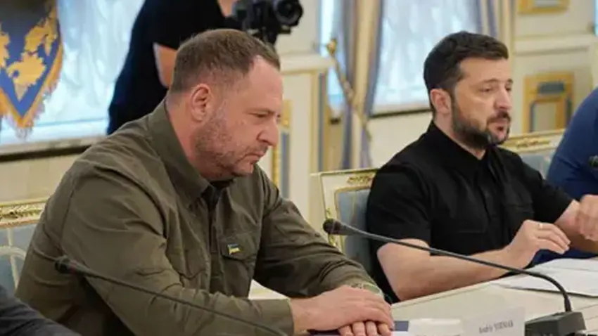 Li daîra sêwirmendê Zelenskiy li ya Yermak lêgerînê kirin