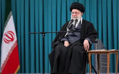 Xameneyî: Heta DYA pistgiriyê bide Îsraîlê hevkarî ne pêkan e