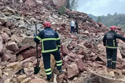Li bajare Orduyê ocaxa keviran hilwesiya: 2 karker di bin gocaran de man