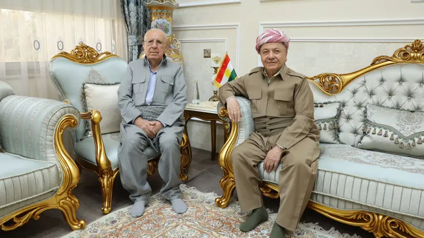 Mesud Barzani Erbil'de eski Kürdistan Peşmergesini ziyaret etti