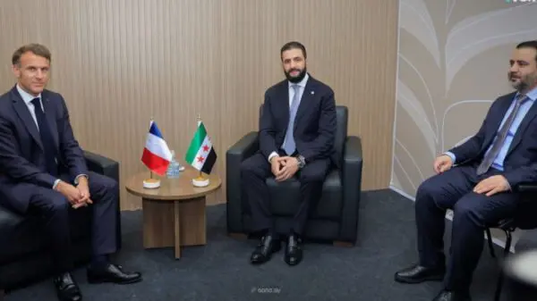 Macron, Şara ile bir araya geldi