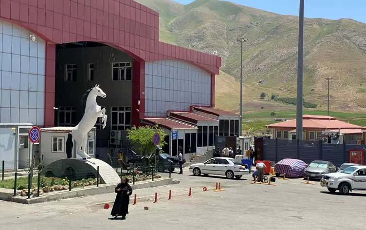 Ji ber qelebalixa hilbijartinê, dê di deriyê Hacî Omran de bi dorê derbas bibin