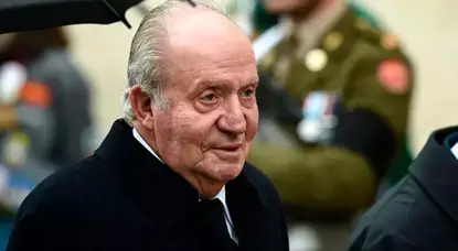 Qralê li sirgûnê Juan Carlo ragihand ku çawa qezaen birayê xwe kustiye