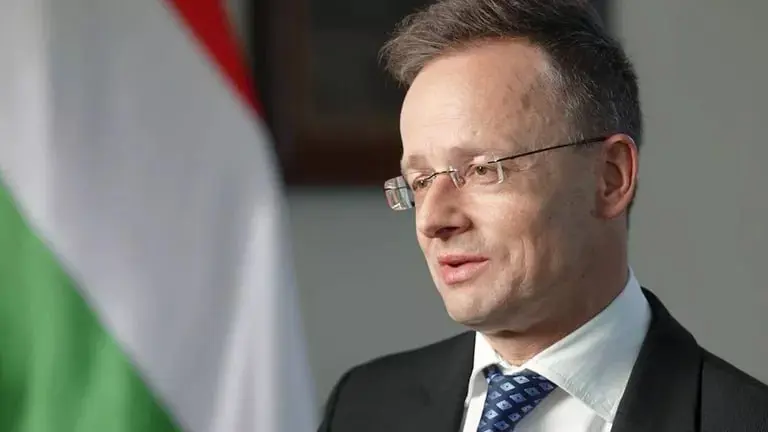 وەزیری دەرەوەی هەنگاریا : ئامانجی شاندی هەنگاریا لە دانووستانەکانی مۆسکۆ بەدیهات، بەو پێیەی توانی پرسی دابین کردنی ووزەی هەنگاریا مسۆگەر بکرێت