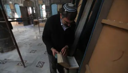 کردنەوەی پەرستگا و قوتابخانەیەکی جوولەکە لە شاری حەلەب