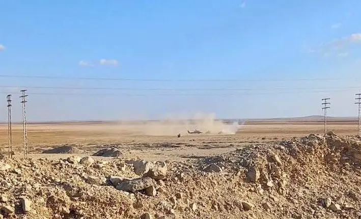 برینداربوونی ئەندامانی هێزەکانی ئەمریکا و سووریا لە نزیک تەدمور لە ناوەڕاستی سووریا