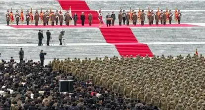 کیم جۆنگ ئون پێشوازی لە گەڕانەوەی هێزەکانی کۆریای باکوور دەکات لە ئەرکی شەڕ لە ڕووسیا