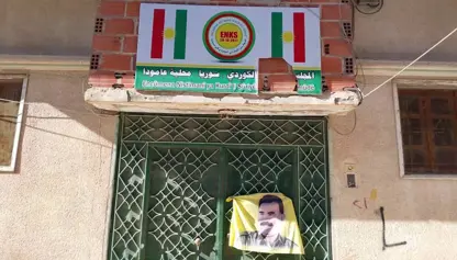 Li dijî baregehên ENKSê êrîş: Ala Kurdistanê daxistin, wêneyê Ocalan danîn