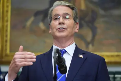 گەنجینەی ئەمریکا سزای نوێی بەسەر کەس وکاری بەرپرسانی ڤەنزۆئێللادا سەپاند