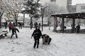 Li 11 parêzgeh û hinek navçên wan dibistanan tatîl kirin