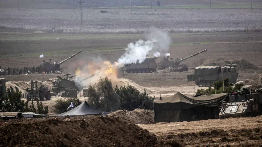 Îsraîl bi topan li Sûriyê xist