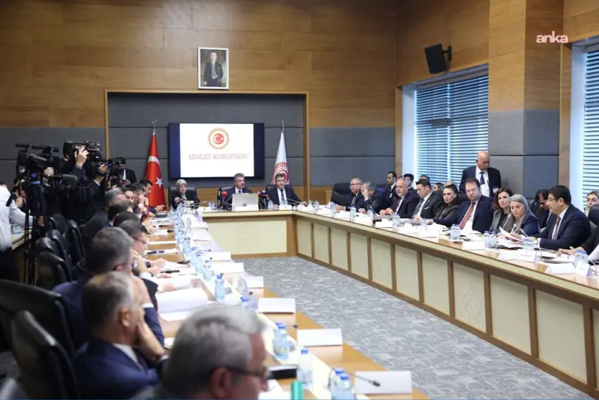 Pakêta Dadwerî ya 11emîn | 15 xalên yekem hatin pejirandin