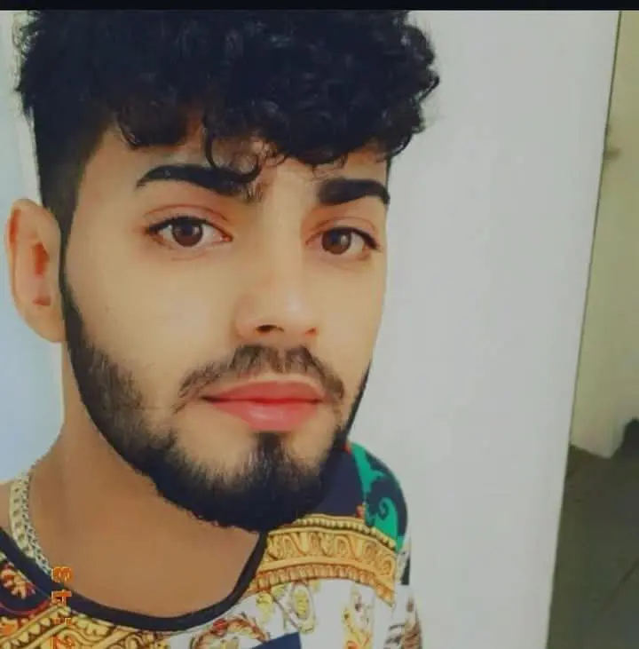 پەنابەرێکی گەنج لە بەریتانیا خۆی دەکوژێت