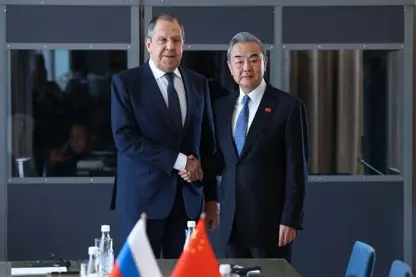 Lavrov ve Wang Yi Ukrayna krizini görüştü