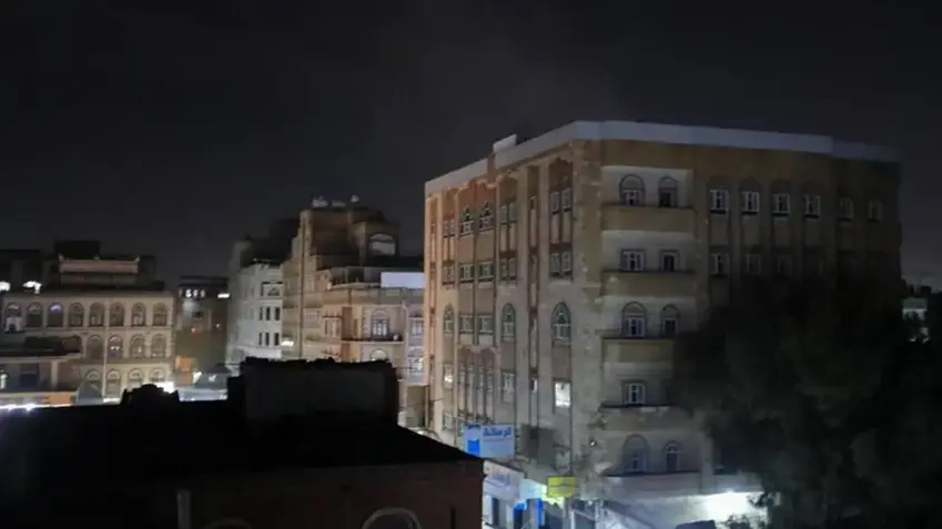ئەمریکا کۆگاکانی چەکی حووسییەکانی یەمەنی بۆمباران کرد