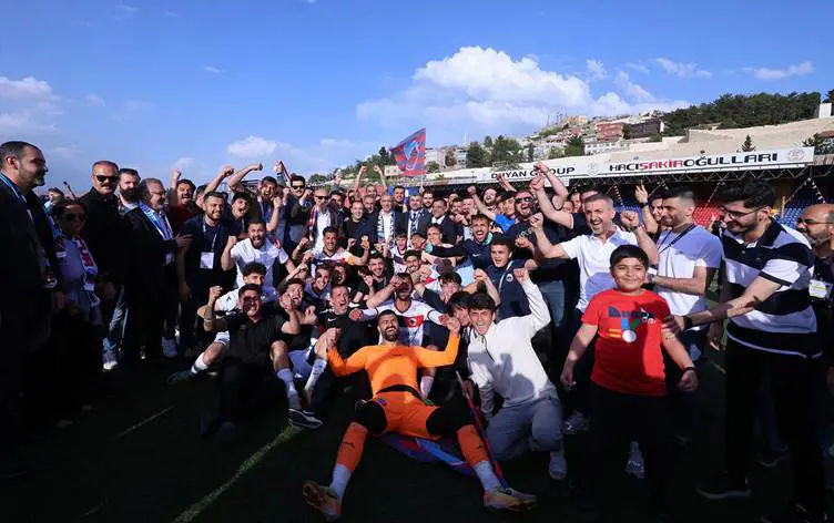 /haberresimleri/2025427/sampiyon-mardinspor-artik-2-ligdeheadLine.webp