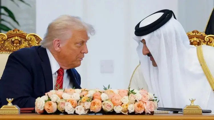 /haberresimleri/2025515/trump-em-bi-ran-re-li-ser-nukleer-dikin-li-hev-bikinheadLine.webp