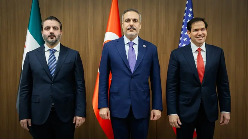 /haberresimleri/2025515/turkiye-abd-ve-suriye-disisleri-bakanlari-antalyada-gorustuheadLine.webp