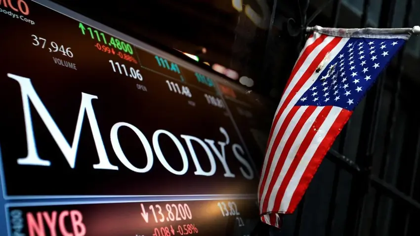 Moody's, ABD'nin kredi notunu düşürdü