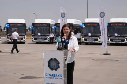 Diyarbakır Büyükşehir Belediyesi filosuna 49 yeni otobüs ekledi