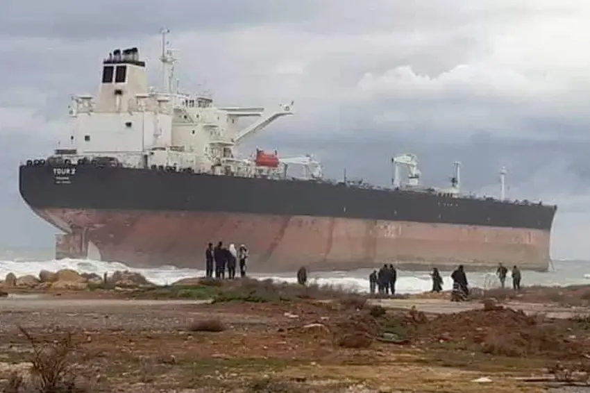 /haberresimleri/2025530/r-syay-di-5-mehan-de-2-milyon-600-hezar-berm-l-petrol-sand-s-riy-headLine.webp