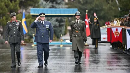 Serokerkanê Ummanê bi serokerkanê Tirkiyê civiya