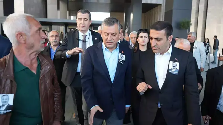 CHP lideri Özgür Özel'i darp eden saldırgan tutuklandı