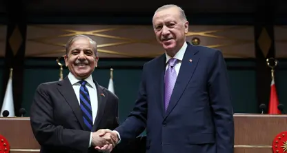 Tayip Erdoğan di reya telefonê de bi Şahbaz Şerîf re axifî