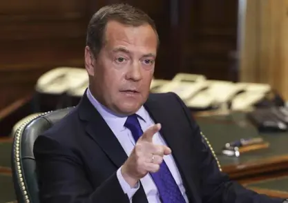 Medvedev: İran ne pahasına olursa olsun nükleer programını sürdürecek