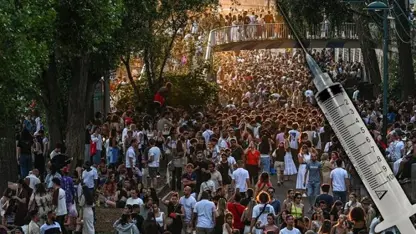 Li Fransayê di “Cejna Muzîkê” de êrîşê jinan kirin: 145 birîndar