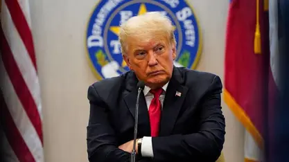 Trump, 12 ülkenin vatandaşlarına ABD'ye seyahati yasakladı