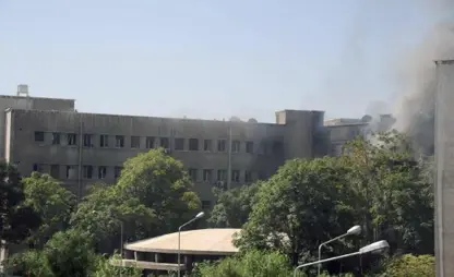 İsrail duyurdu: Suriye Genelkurmay Başkanlık binasını vurduk!