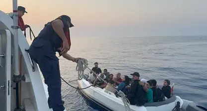Muğla açıklarında üçü çocuk 20 düzensiz göçmen kurtarıldı