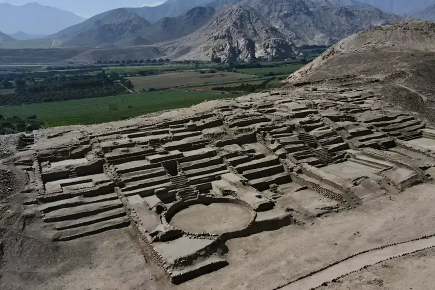 Li Perûyê bajarekî 3.800 salî derket ortê